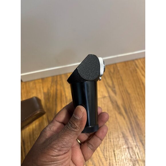 Minolta Japan Right Angle Viewfinder With Leather Case - Picture 4 of 6